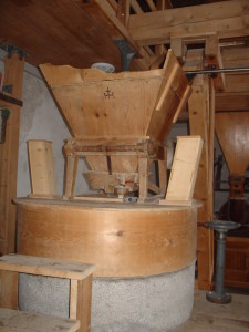 Mahlstein in der Mühle